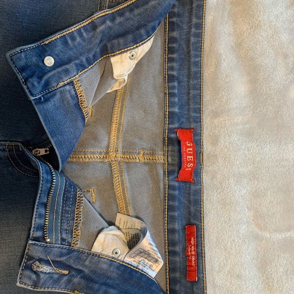 Guess High Rise Jeans - Picture 3 of 4